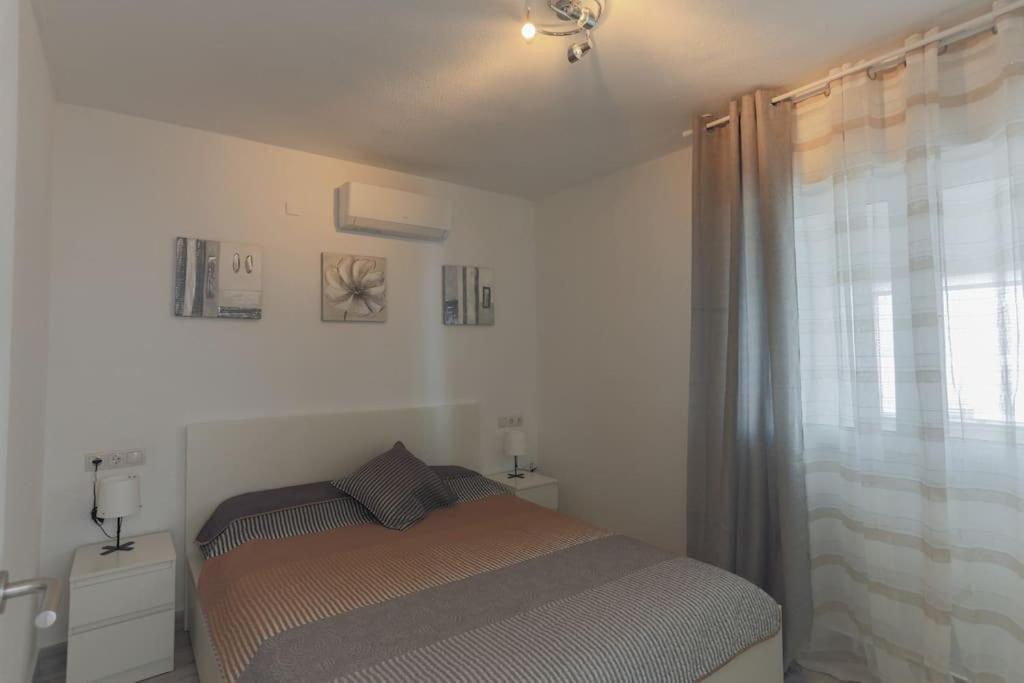 Apartamentos De Benidorm, Playa Poniente, Espana ภายนอก รูปภาพ