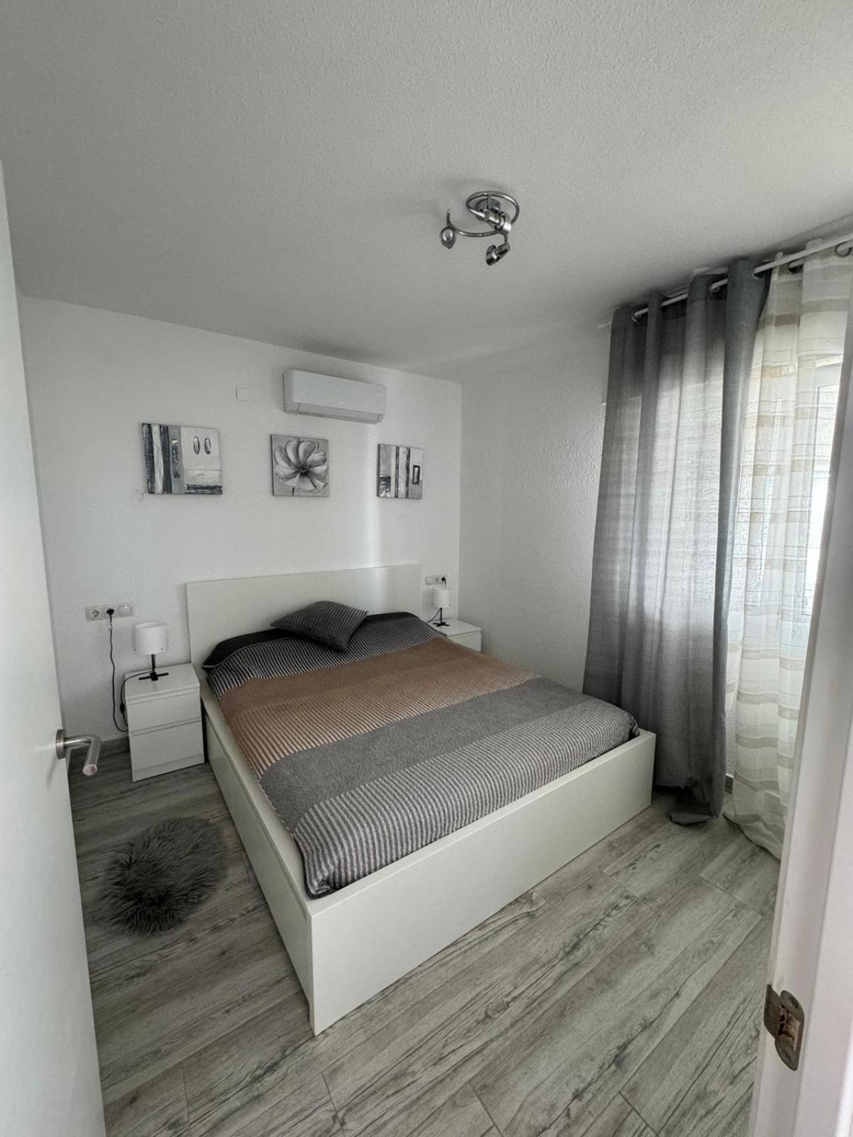 Apartamentos De Benidorm, Playa Poniente, Espana ภายนอก รูปภาพ